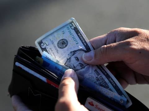 El envío de remesas desde EE.UU. genera una pérdida anual de 2.200 millones de dólares