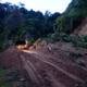 Deslizamientos en la vía Alóag-Unión del Toachi y Río Blanco-Mitad del Mundo causan cierres viales en Pichincha