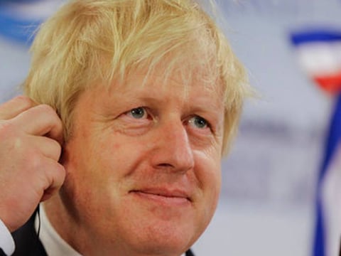 El canciller británico Boris Johnson fue engañado en una llamada de bromistas rusos