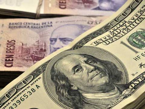 Dólar ‘blue’ en Argentina se dispara y llega a los 497 pesos