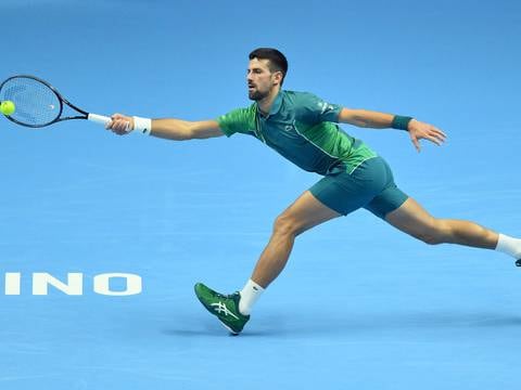 Novak Djokovic derrota a Carlos Alcaraz e irá por el título del ATP Finals ante Jannik Sinner