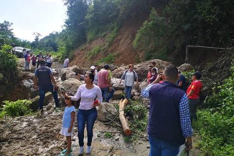 Viviendas afectadas y vías cerradas por los efectos de lluvias en tres cantones de El Oro