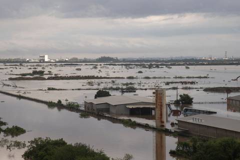 “Es un escenario de guerra”, autoridades emprenden tareas de rescate tras inundaciones