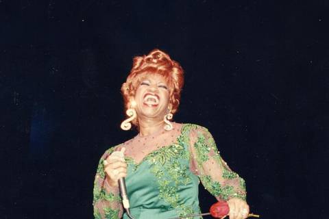 Celia Cruz vuelve a cantar en ‘100 años de Azúcar’, una rara grabación hecha en los 80 y descubierta en 2023