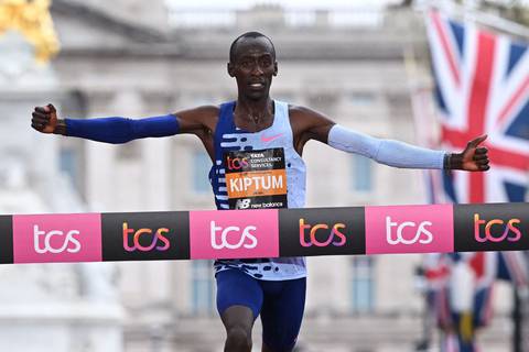 ¿Qué exigen las autoridades de Kenia para sus atletas luego de la trágica muerte de Kelvin Kiptum, dueño del récord mundial de maratón?