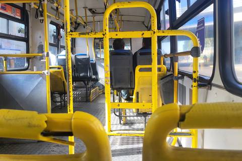 Quejas de pasajeros por deterioro en unidades de la Ecovía: autoridades ofrecen repotenciar buses hasta renovar la flota