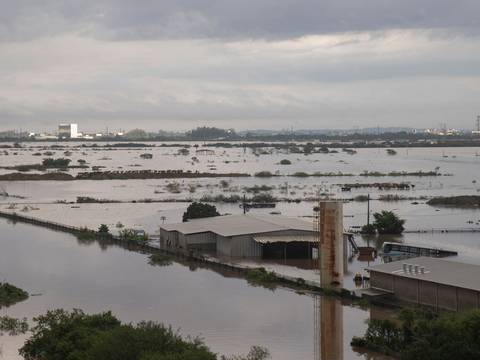 “Es un escenario de guerra”, autoridades emprenden tareas de rescate tras inundaciones