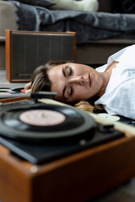 Escuchar música para dormir bien: un método relajante, seguro, sencillo y  efectivo, Salud, La Revista