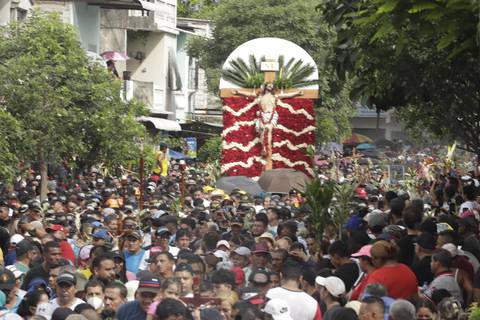 Arzobispo de Guayaquil insta a fieles a asistir con banderas y pañuelos blancos a procesión del Cristo del Consuelo