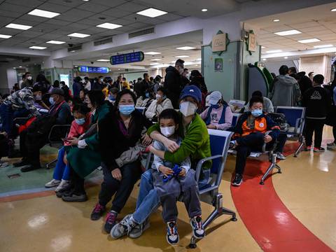 China no detectó patógenos ‘inusuales o nuevos’ relacionados con repunte de enfermedades respiratorias, indica la OMS
