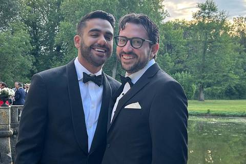 Carlos Adyan, el presentador de ‘En casa con Telemundo’, se casa con su novio en Miami