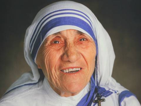 Papa Francisco aprobó milagro para canonización de Teresa de Calcuta