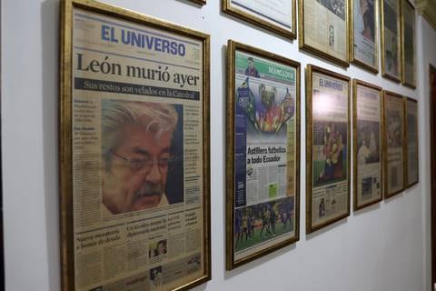 ¿Qué misterio guardan las páginas de un periódico centenario que se enmarcan y exhiben en hogares y oficinas de Ecuador?