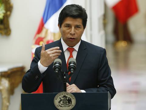 Pedro Castillo, expresidente de Perú, es llevado a un hospital de Lima tras sufrir una descompensación