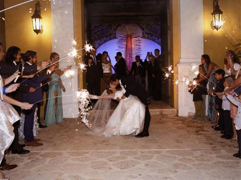 Constanza Báez vivió su boda mágica y la ceremonia fue transmitida por Facebook