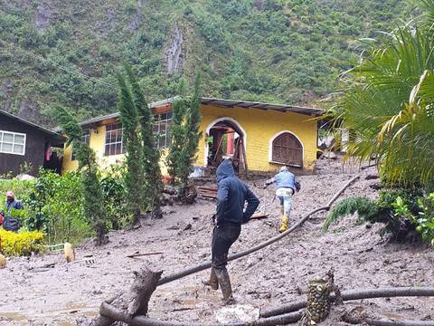 Temporal y aluvión causaron estragos en zona de Baños de Agua Santa, Tungurahua