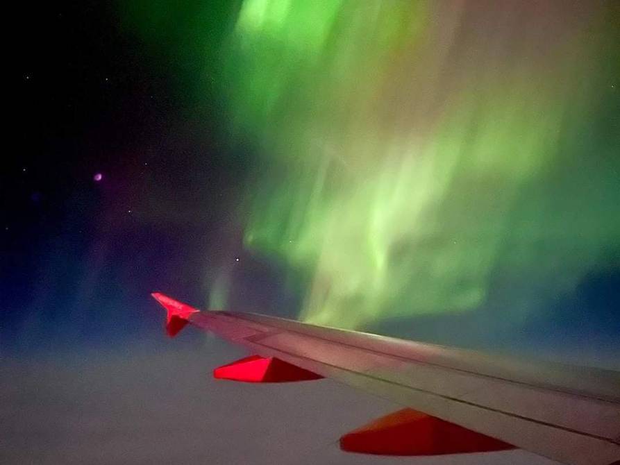 This plane turned so that its passengers could see the northern lights, which rarely appear in the skies of the United Kingdom |  Entertainment |