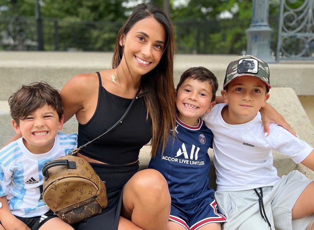 “La Albiceleste” de Antonela Roccuzzo: estos son los looks de Thiago, Mateo  y Ciro para apoyar a su padre Lionel Messi en el Mundial Qatar 2022 | Gente  | Entretenimiento | El Universo