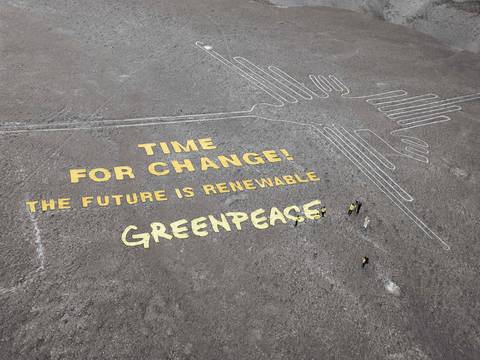 Perú impedirá salida de activistas de Greenpeace que dañaron las Líneas de Nazca