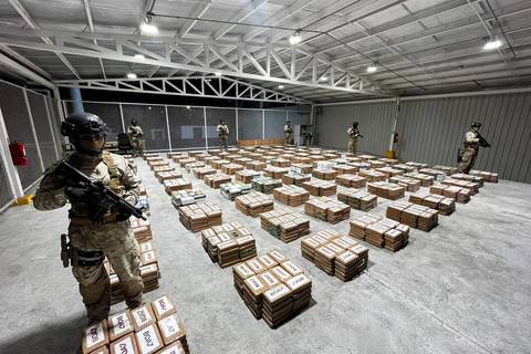 Panamá decomisa cinco toneladas de cocaína escondida en cargamento de plátanos que salió de Guayaquil