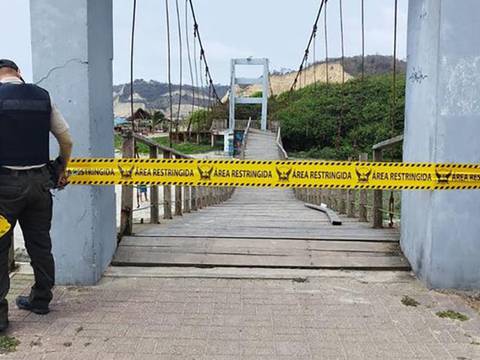 Puente turístico peatonal sobre el río Canoa colapsó y dejó cuatro heridos 