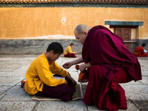 Monjes ‘millennials’ dirigen monasterios en Mongolia