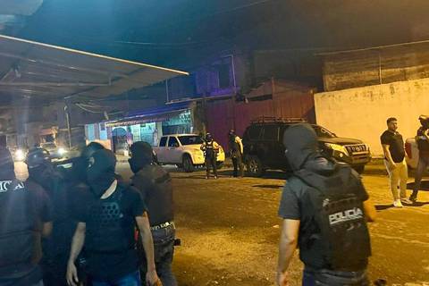 Prisión preventiva para cinco presuntos integrantes de Los Choneros detenidos durante allanamientos en tres provincias