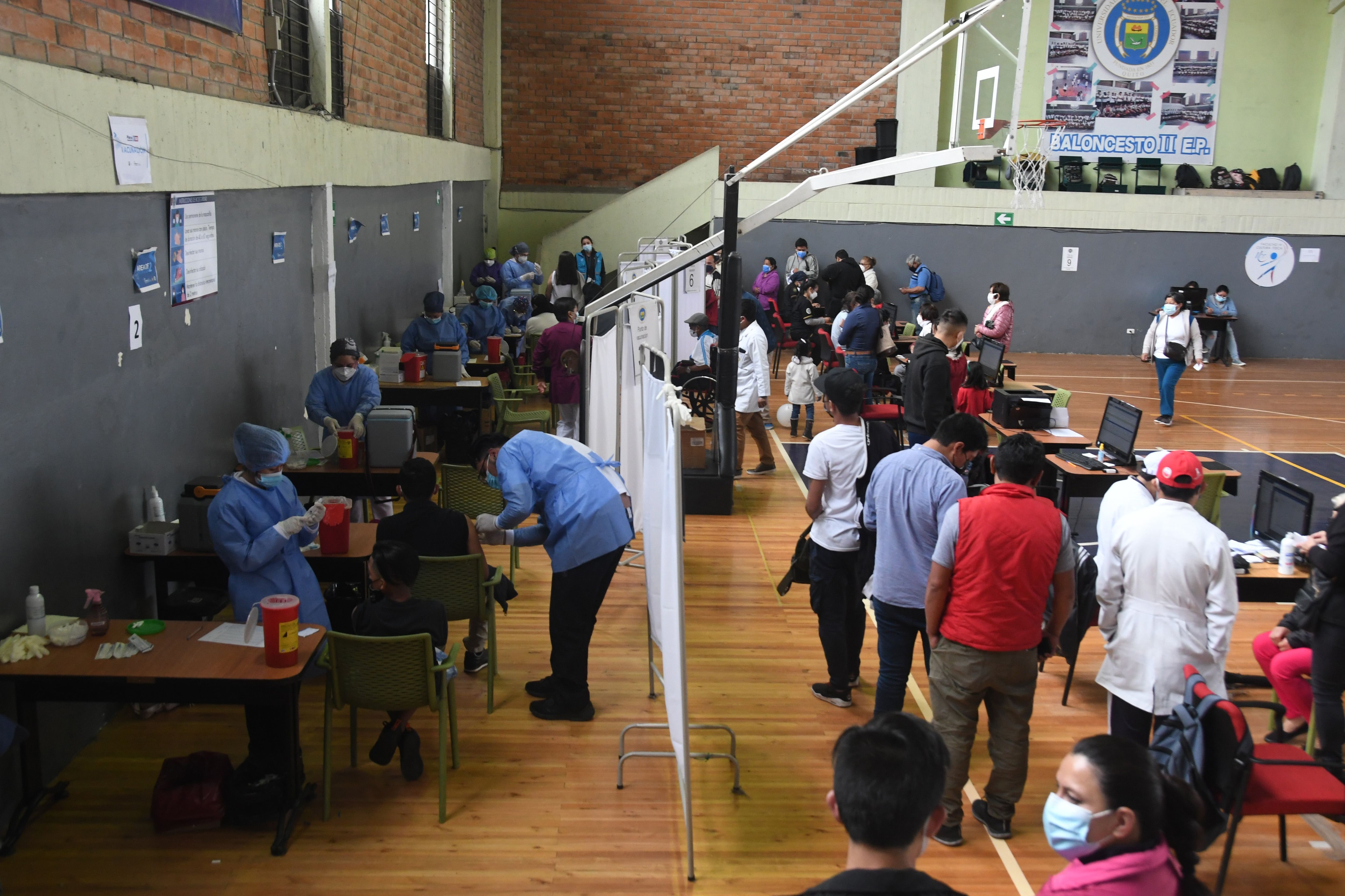 Buena asistencia se registra en el inicio del segundo Vacunatón contra el COVID-19