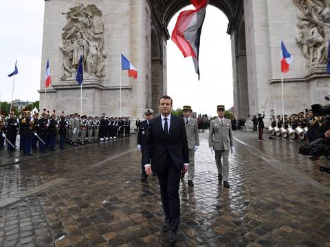 Emmanuel Macron promete devolver la confianza a los franceses