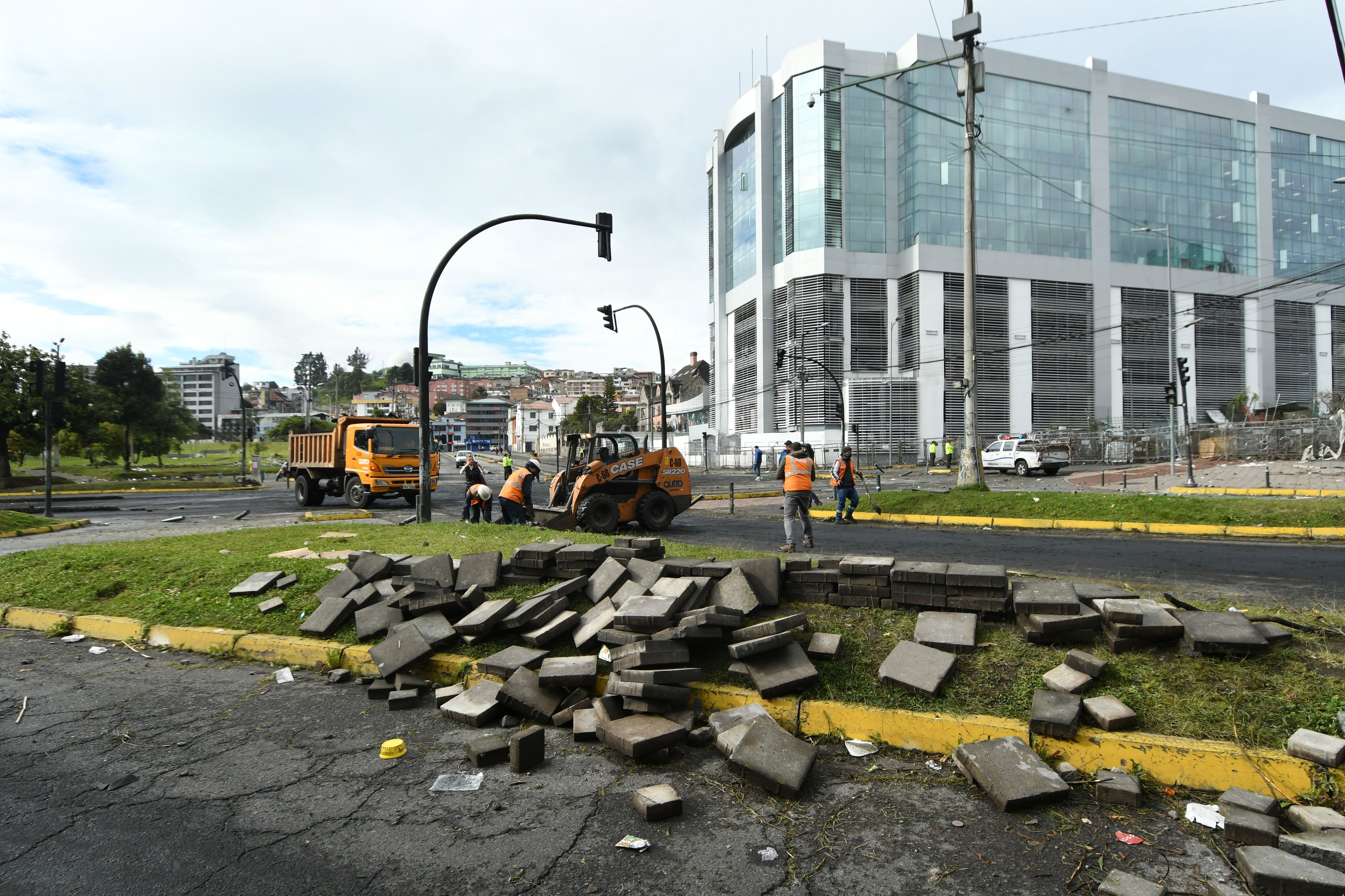 Destrozos generados por el último paro en la Contraloría en Quito atrasaron la entrega de los edificios destruidos en el 2019