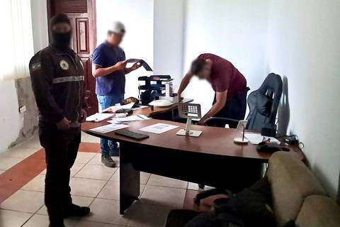 Entre detenidos por supuesto negociado con grúas hay agentes que ocupan jefaturas en Comisión de Tránsito y Policía  