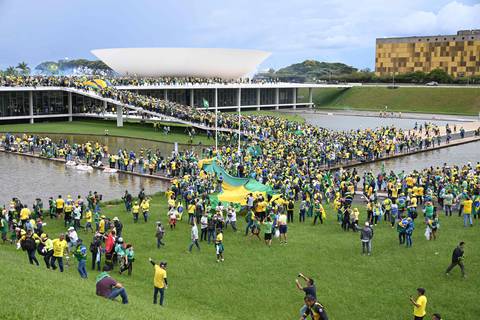 Seguidores de Jair Bolsonaro invaden el Congreso, el palacio presidencial y el Tribunal Supremo de Brasil