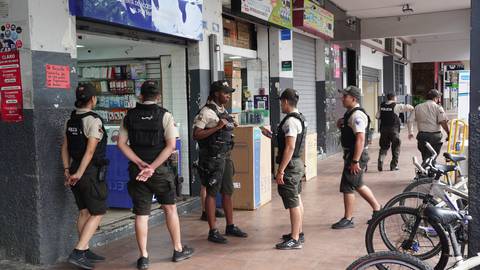‘Estamos inseguros en la Bahía, no podemos abrir temprano’, dicen comerciantes mientras Policía intenta reforzar presencia luego de robo