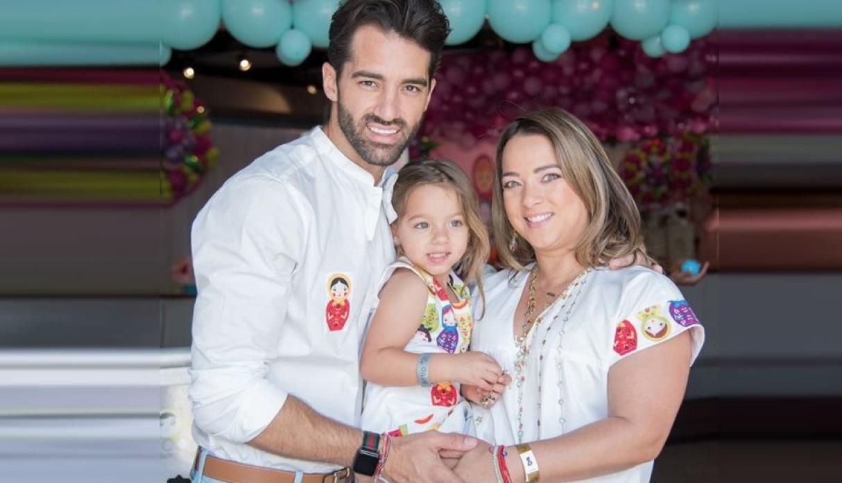 Novia de Toni Costa aparece con su ex luego de que el bailarín se  reencontrara con Adamari Lopez | Gente | Entretenimiento | El Universo