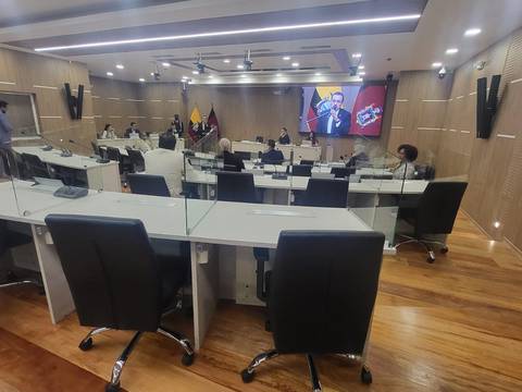 “Encontramos goteras, cables amarrados, el aire no circulaba”, el Concejo Metropolitano de Quito tendrá una renovada sala de sesiones