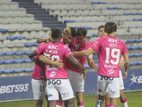 Independiente del Valle defiende invicto en copas ante Corinthians