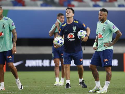 Brasil, encabezada por Neymar, entrenó en Lima para medir a Perú por la eliminatoria sudamericana al Mundial 2026