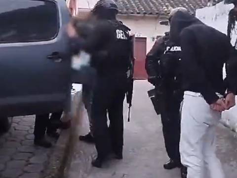 Seis detenidos y más de 5.000 dosis incautadas en operativos registrados en Azuay y Carchi