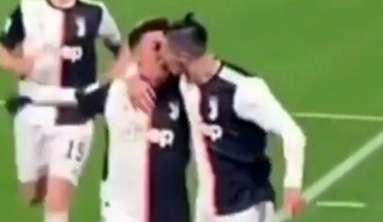 Paulo Dybala explica por qué se dio un beso en la boca con Ronaldo en duelo de la A de Italia | Fútbol | Deportes | El Universo