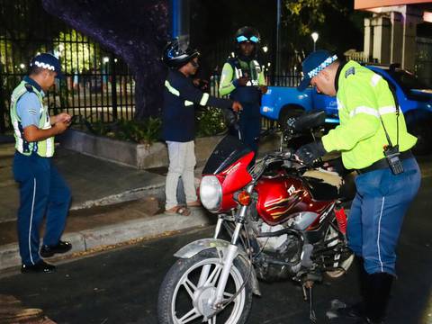 10 motos retenidas y 18 citaciones a motorizados en operativo de la ATM en el sur de Guayaquil