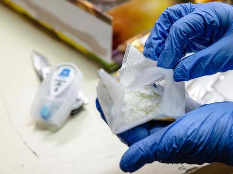 Capital de Suiza analiza permitir la venta de cocaína para uso recreativo