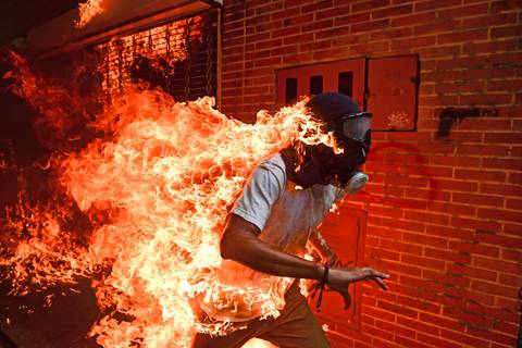 El joven en llamas, lo que hay detrás de la foto del año del World Press Photo 2018