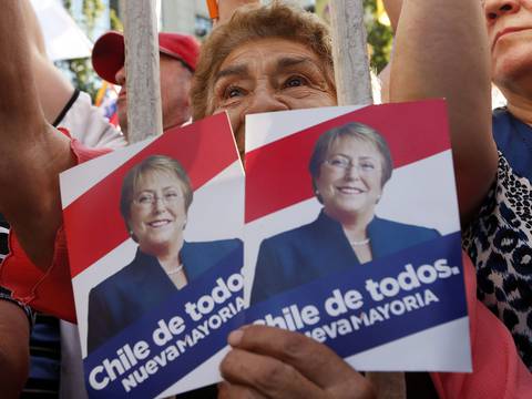 Bachelet propone reformas para reducir desigualdades sociales