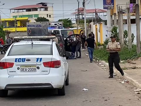 Asesinaron a tres hombres en Huaquillas, a quienes los hicieron acostar en el suelo para luego dispararles en presencia de otras personas