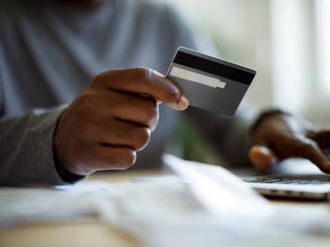 Conoce las cuatro estrategias del Bank of América para pagar más rápido las tarjetas de crédito y salir de deudas