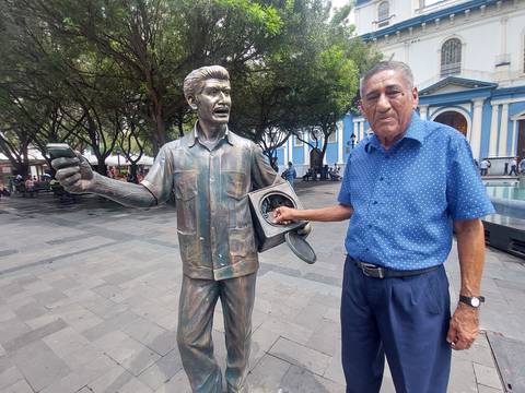 Don Paco lleva con orgullo el apellido Guayaquil: 106 personas se llaman o tienen como apellido el nombre de la urbe