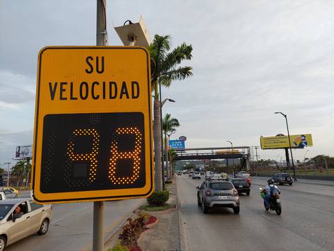 56 fotorradares instalados en vías de Guayaquil siguen operativos: ATM señala que cumplen con los requerimientos de ley  