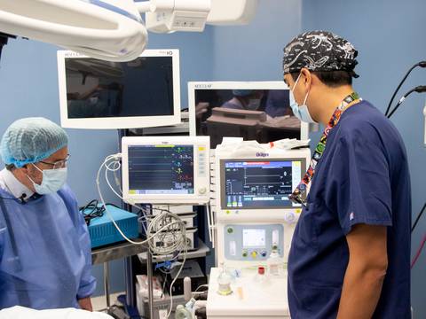 Hospital pediátrico Baca Ortiz de Quito cuenta con nuevo sistema móvil  radioquirúrgico 