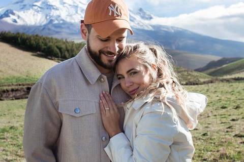 Se comprometió la ex Reina de Guayaquil Geraldine Meitzner, su novio la sorprendió en un viaje al Chimborazo