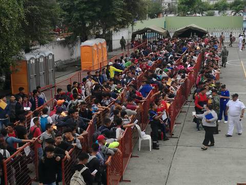 Unos 3.000 jóvenes se presentaron a segundo llamado de acuartelamiento en Guayaquil